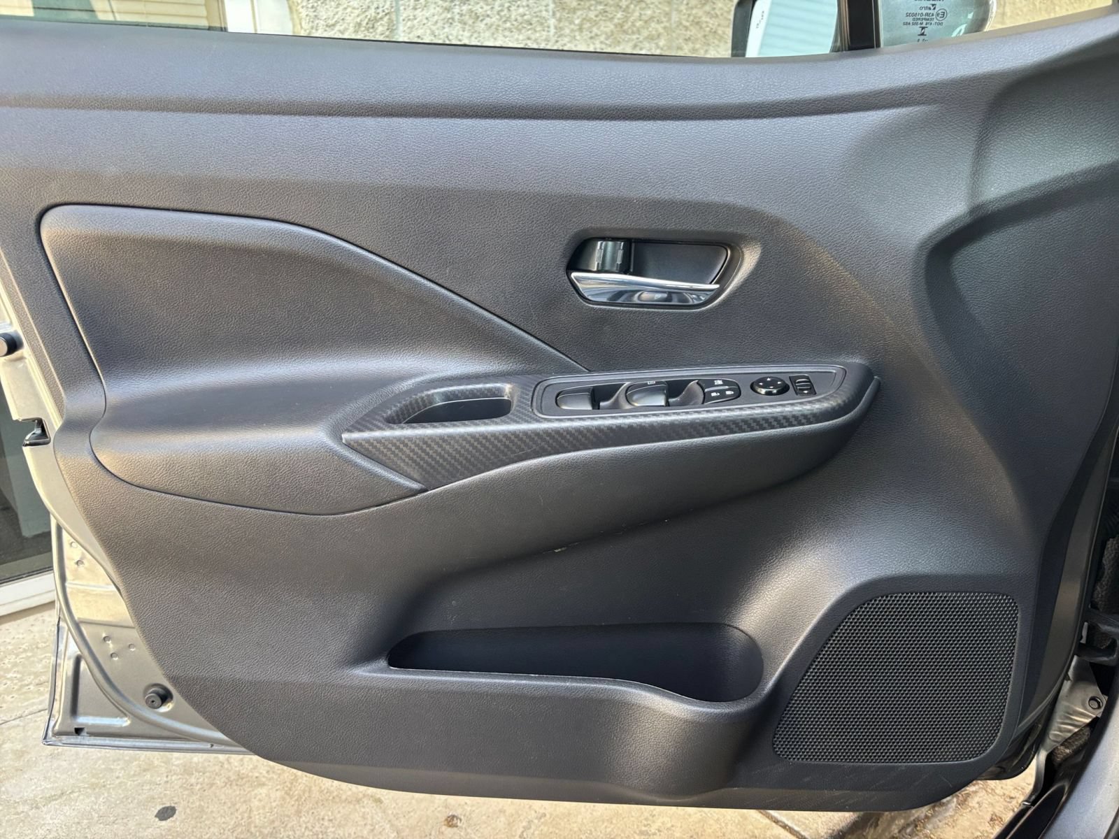 Used 2025 Nissan Versa SV FWD image 18