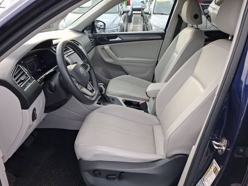 Used 2022 Volkswagen Tiguan SE FWD image 14