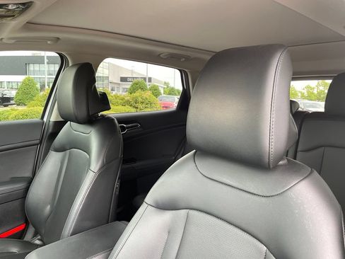 Certified 2025 Kia Sportage EX w/ Premium Package FWD image 23