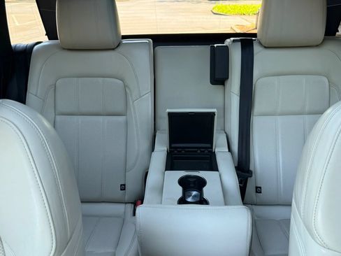 Used 2019 Land Rover Range Rover Sport Supercharged AWD/4WD image 34