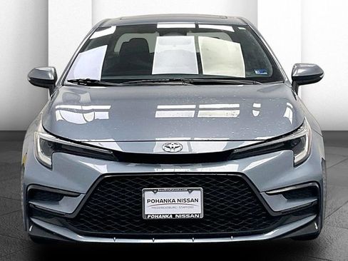 Used 2023 Toyota Corolla SE w/ SE Premium Package image 2