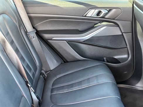 Used 2021 BMW X5 xDrive40i image 11