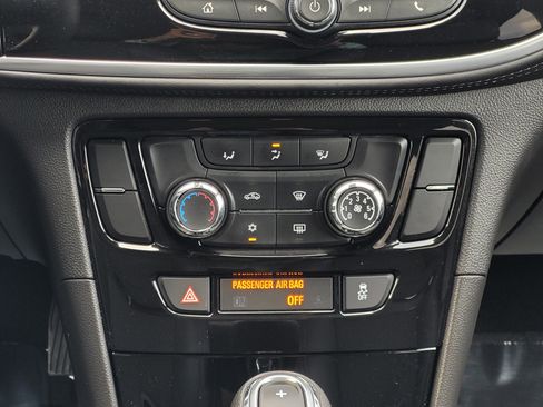 Certified 2022 Buick Encore Preferred w/ Safety Package image 18