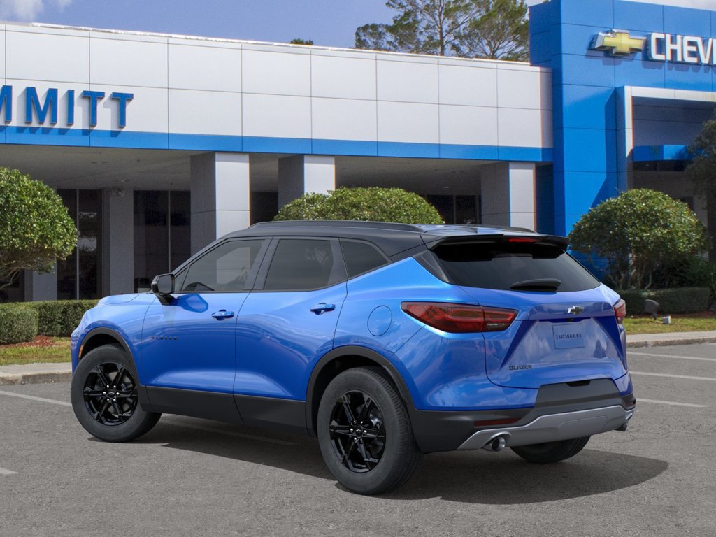 New 2026 Chevrolet Blazer LT w/ Midnight/Sport Edition FWD image 3