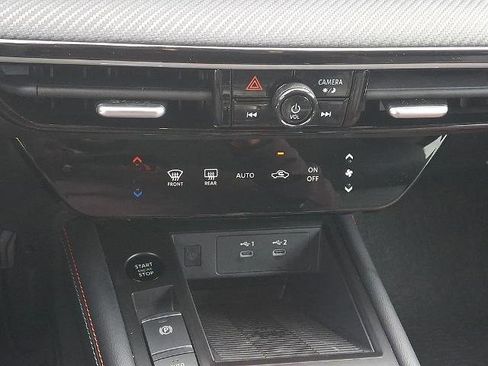 Certified 2025 Nissan Kicks SR image 16