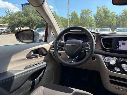 Used 2024 Chrysler Voyager LX FWD image 37