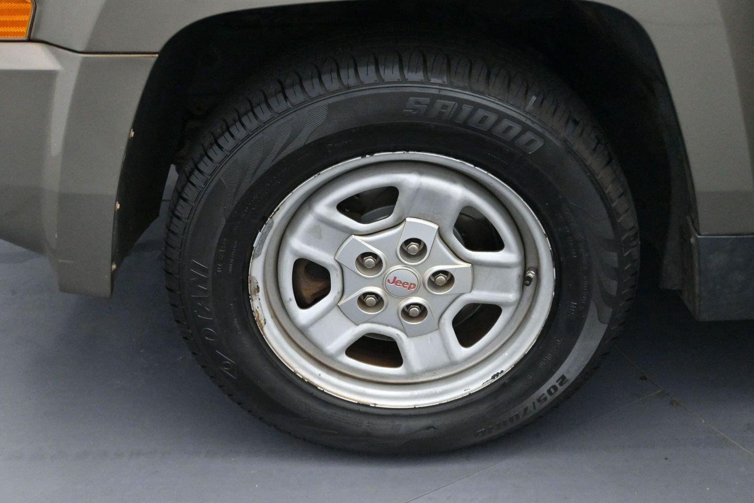 Used 2008 Jeep Patriot Sport FWD image 28