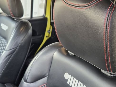 Used 2022 Jeep Wrangler Unlimited Rubicon w/ LED Lighting Group image 16