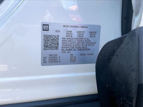Used 2025 Buick Encore GX Preferred AWD/4WD image 34