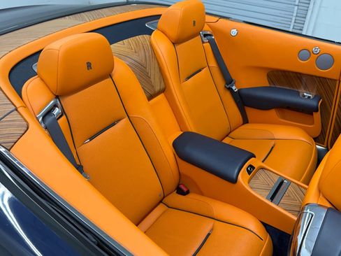 Used 2017 Rolls-Royce Dawn RWD image 64