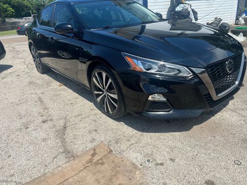 Used 2021 Nissan Altima 2.5 SR image 3