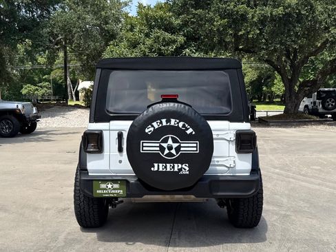 Used 2018 Jeep Wrangler Unlimited Sport AWD/4WD image 14