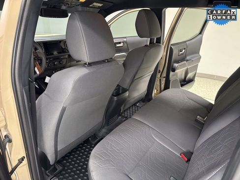 Used 2019 Toyota Tacoma TRD Off-Road image 21