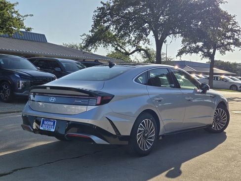 New 2025 Hyundai Sonata Limited image 5