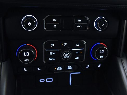 Used 2023 Chevrolet Tahoe LT AWD/4WD image 22