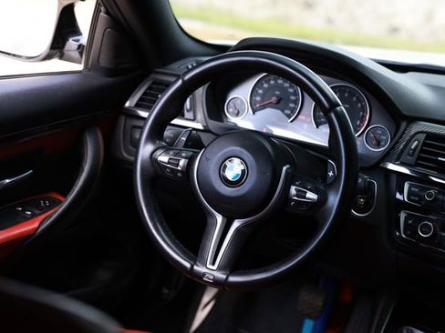 Used 2015 BMW M4 Coupe image 32