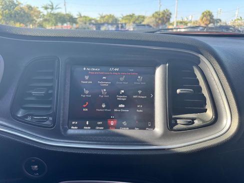 Used 2018 Dodge Challenger R/T Scat Pack w/ Leather Interior Group RWD image 34