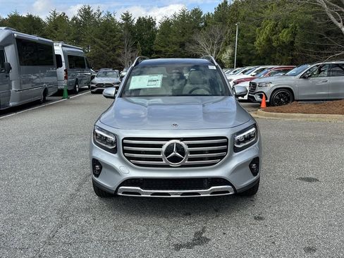 New 2026 Mercedes-Benz GLB 250 4MATIC image 3