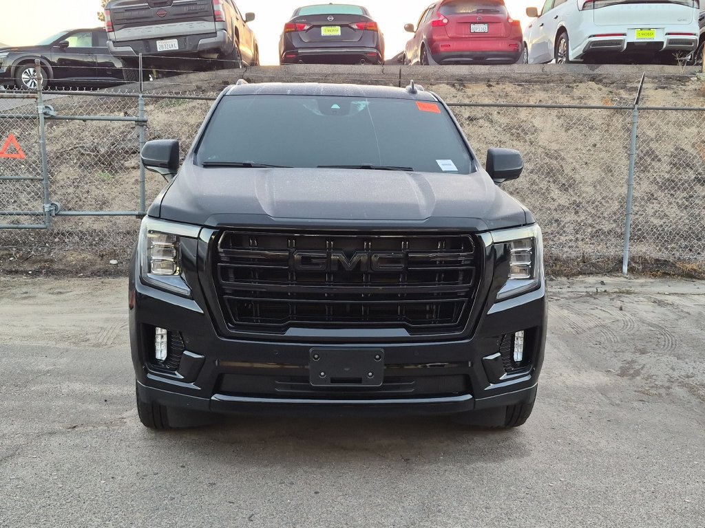 Used 2024 GMC Yukon XL SLE RWD image 2