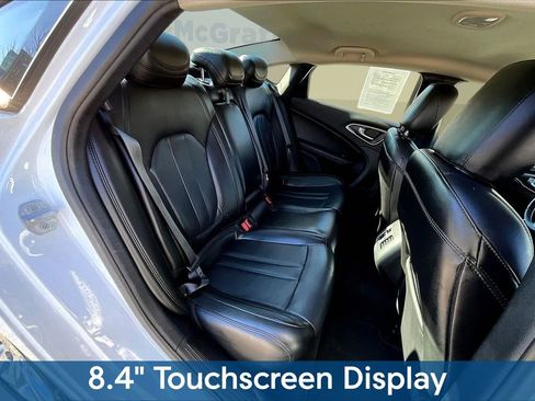 Used 2016 Chrysler 200 Limited Platinum w/ Comfort & Convenience Group image 25