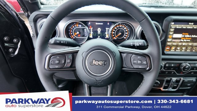 Used 2023 Jeep Gladiator Sport AWD/4WD image 23