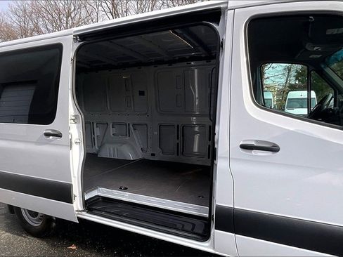 Used 2025 Mercedes-Benz Sprinter 2500 image 22