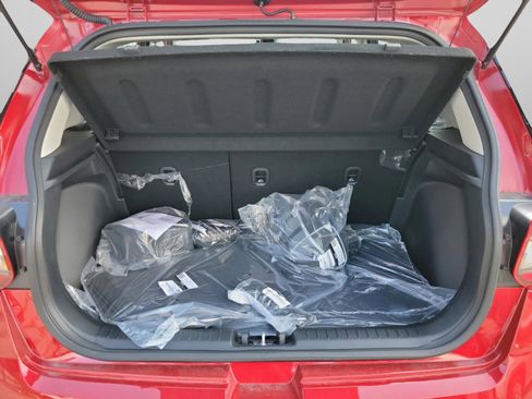 Used 2025 Hyundai Venue Limited FWD image 6