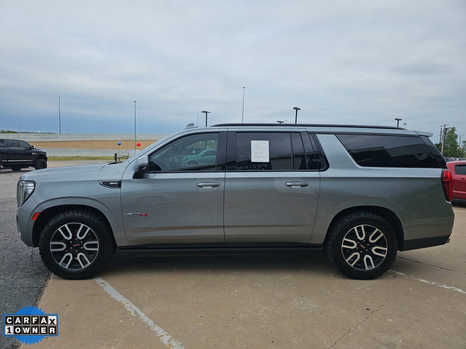 Used 2023 GMC Yukon XL AT4 w/ AT4 Premium Plus Package AWD/4WD image 7