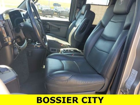 Used 2022 GMC Savana 2500 Extended w/ Enhanced Convenience Package image 14