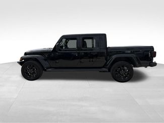 Used 2024 Jeep Gladiator Sport video 4