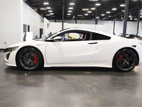 Used 2017 Acura NSX AWD/4WD image 10