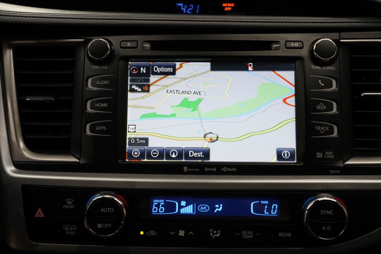 Used 2017 Toyota Highlander XLE AWD/4WD image 19