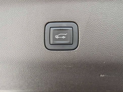 Used 2021 GMC Yukon Denali w/ Denali Premium Package AWD/4WD image 28