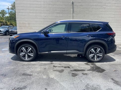 Used 2026 Nissan Rogue SL FWD image 2