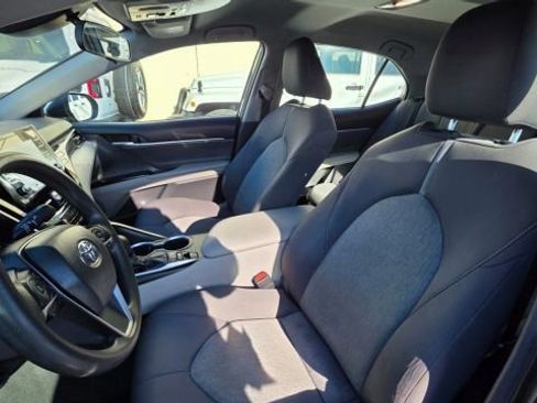 Used 2021 Toyota Camry LE image 12