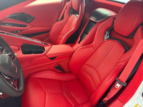 Used 2024 Chevrolet Corvette Stingray Premium Conv w/ Z51 Performance Package RWD image 24