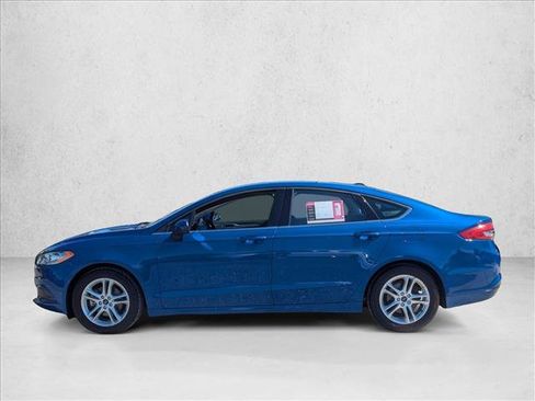 Used 2018 Ford Fusion SE w/ Fusion SE Technology Package FWD image 9