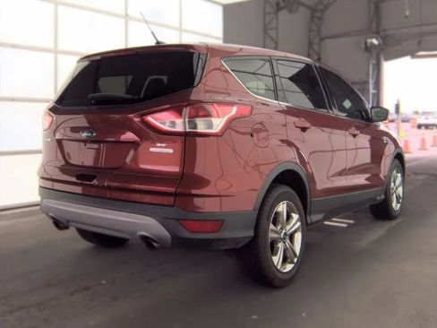 Used 2015 Ford Escape SE FWD image 2