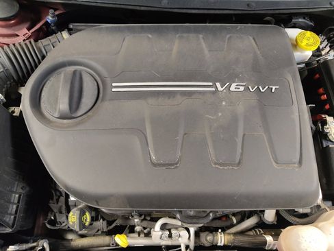 Used 2019 Jeep Cherokee Limited w/ Luxury Group image 30