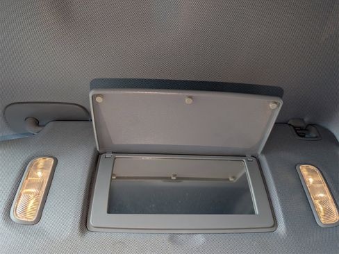 Used 2019 GMC Yukon SLE w/ SLE Value Package image 33