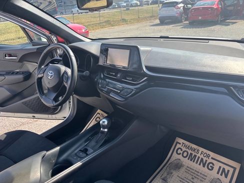 Used 2018 Toyota C-HR XLE image 16