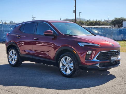 Used 2024 Buick Encore GX Preferred w/ Comfort Package image 3