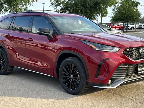 New 2026 Toyota Highlander XSE AWD/4WD image 3