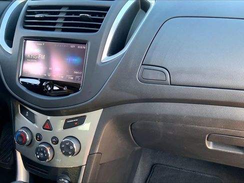 Used 2016 Chevrolet Trax LT w/ LT Sun and Sound Package FWD image 17