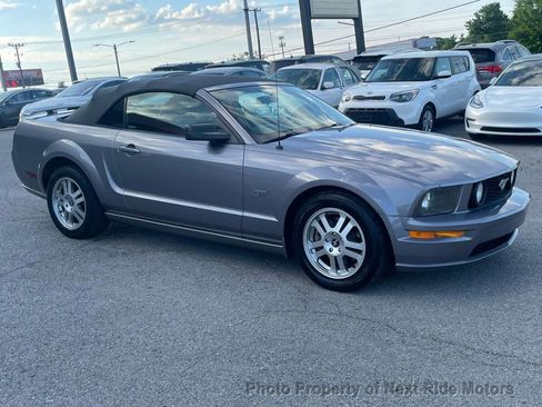 Used 2006 Ford Mustang GT RWD image 4