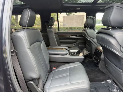 Used 2022 Jeep Grand Wagoneer Series II w/ Premium Group II AWD/4WD image 25