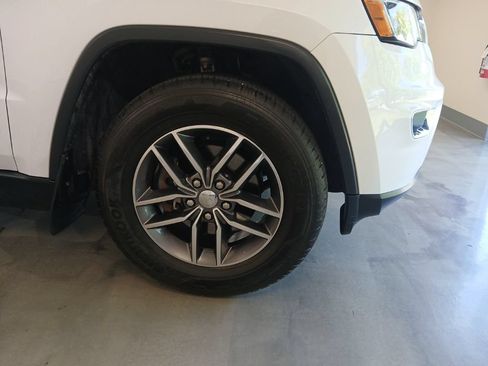 Used 2017 Jeep Grand Cherokee Limited AWD/4WD image 7