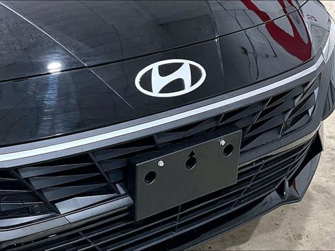Used 2026 Hyundai Elantra Sport FWD image 25