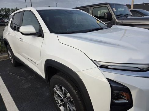 Used 2025 Chevrolet Equinox LT FWD image 9