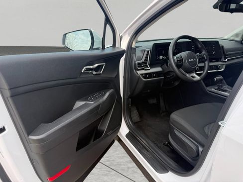 Certified 2025 Kia Sportage LX image 17